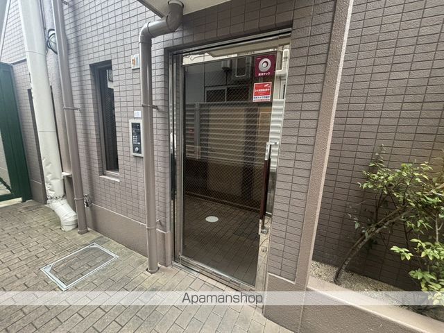 フローラルハイツ服部の玄関写真