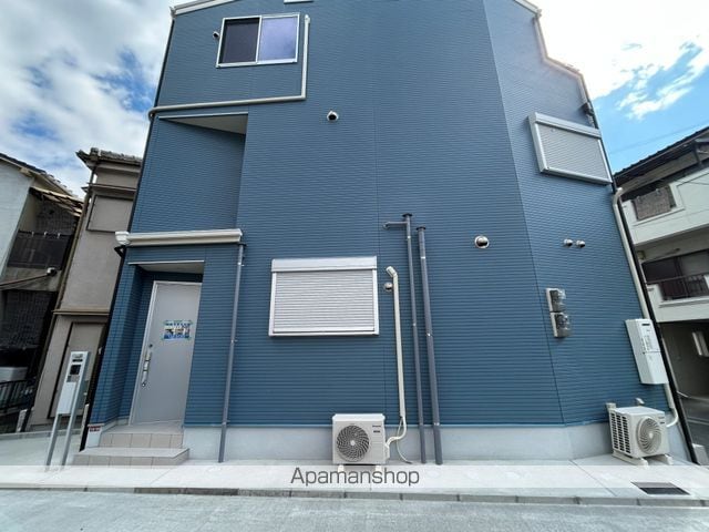 フォレスト高槻の玄関写真