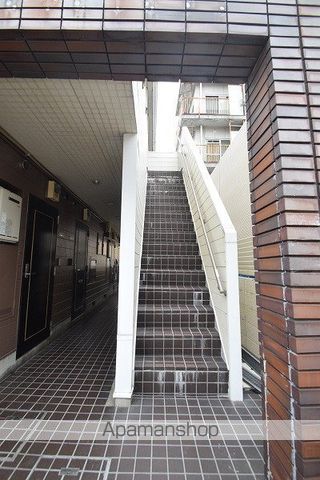 ウエストリバーの玄関写真