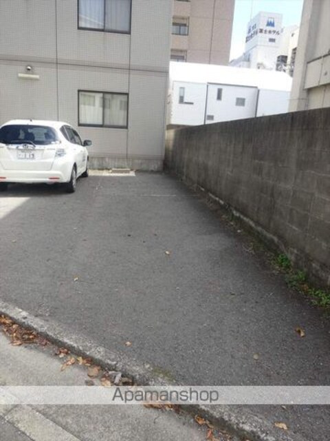 パークサイドマンション[1K/22m2]の駐車場1