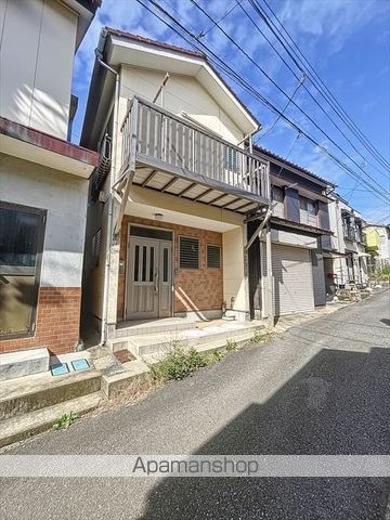 京急久里浜線 三崎口駅 バス乗車時間：17分 最寄りバス停で下車 徒歩2分 築57年