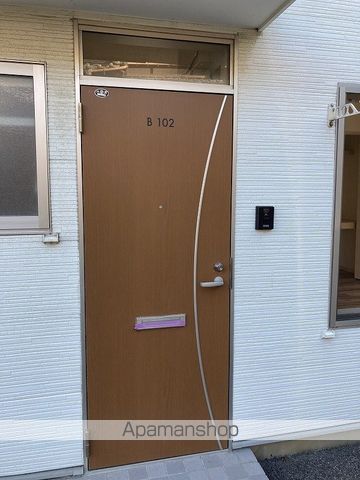 ルフィ寺尾の玄関写真