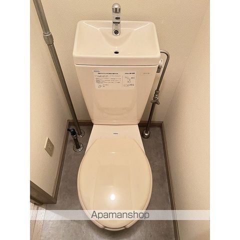 グローリアス川沿の内装写真