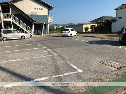 津々美荘[2DK/29.16m2]の駐車場