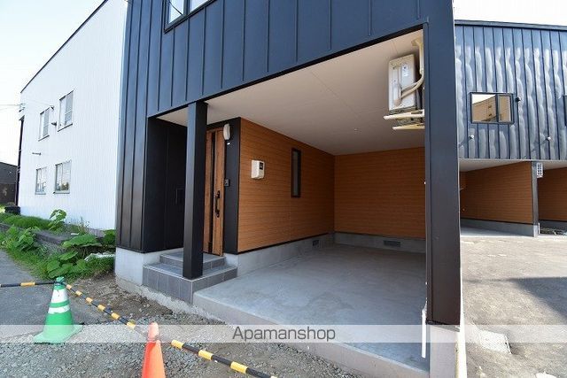 川沿1ー6タウンハウスの玄関写真