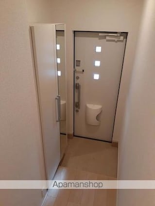 ルミエール・ハセ[2LDK/54.8m2]の玄関