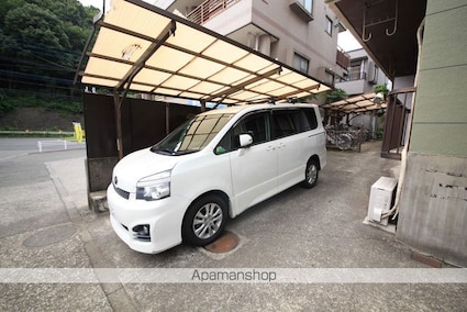 グリーンハイム多摩[1K/20.15m2]の駐車場