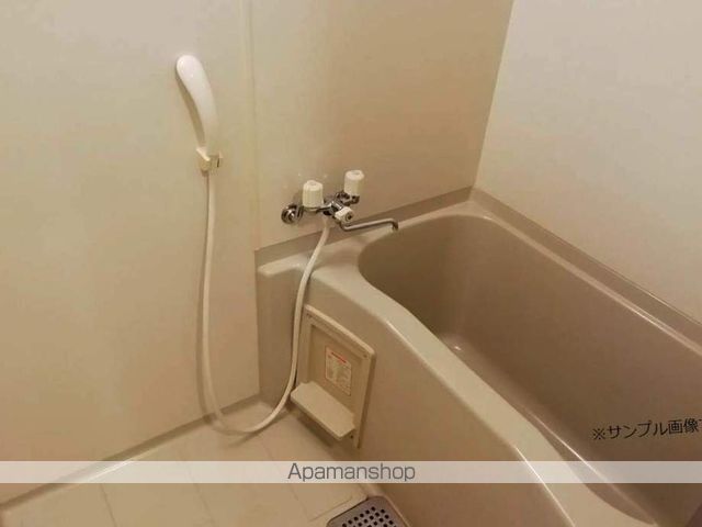 ダイナコートエスタディオサラ A棟の内装写真