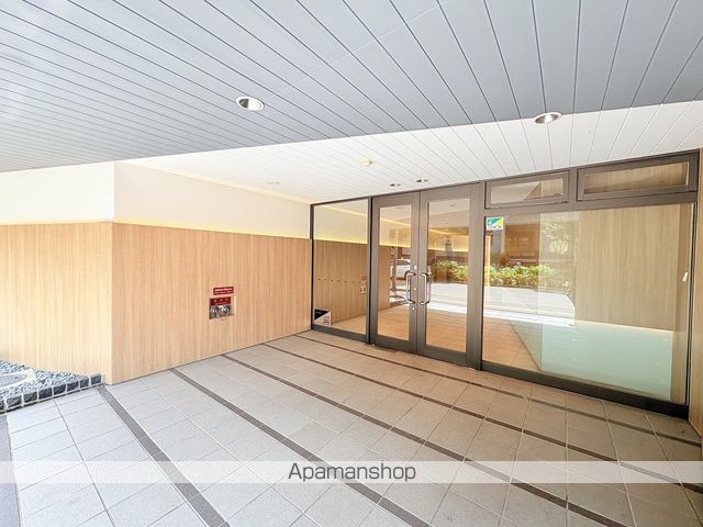 アーバンフラッツ榴ヶ岡の玄関写真
