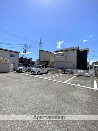和歌山県和歌山市秋月[1K/27m2]の駐車場2