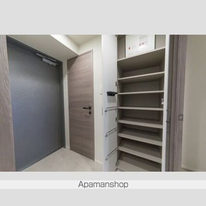 プラウドフラット渋谷富ヶ谷[1LDK/34.24m2]の玄関