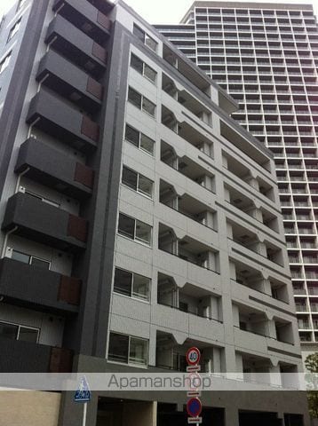 メインステージ東新宿の玄関写真