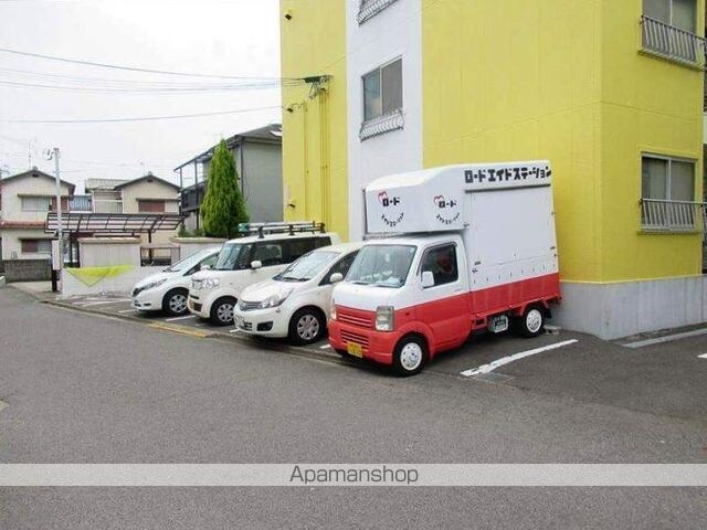 和歌山県和歌山市六十谷[1R/47.06m2]の駐車場1