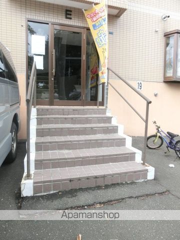 セトル西岡IIの玄関写真