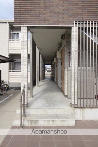 クレイノシャイン万倍の玄関写真