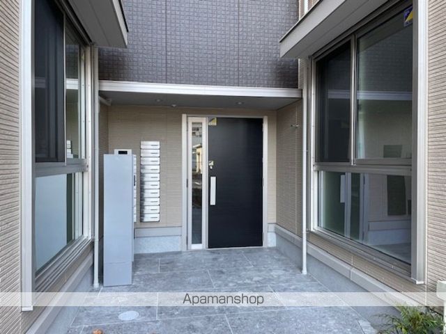 エントピア東雲の玄関写真