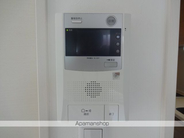 マテリアル段上の内装写真