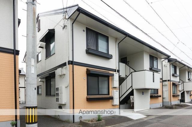 ロイヤルコート屋島ABCの外観写真