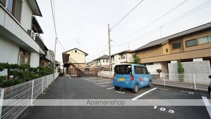 ドミール小野[1K/27.04m2]の駐車場