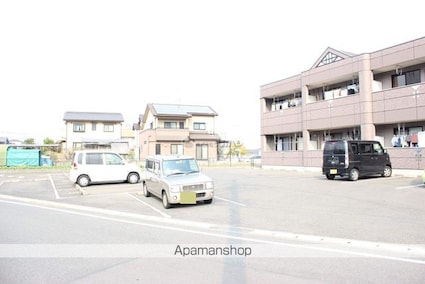 カナール[2LDK/51.3m2]の駐車場