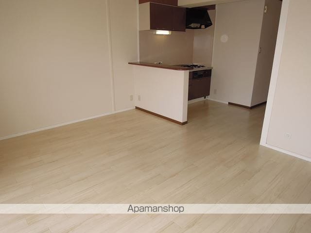 第一磯屋敷マンションの内装写真
