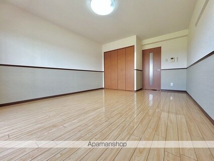 滋賀県蒲生郡日野町大字内池[1K/32.4m2]のリビング・居間