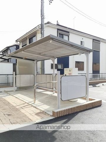 ディセントラ西五城IIの玄関写真