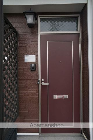 ベルクソーレAの玄関写真