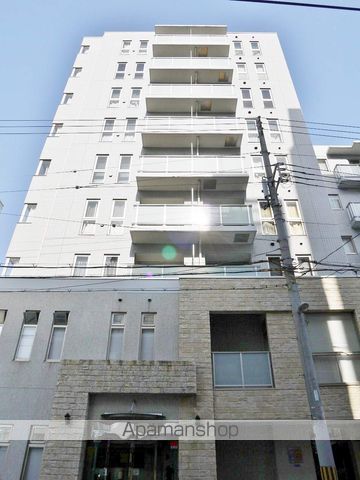 アースブルージュの外観写真
