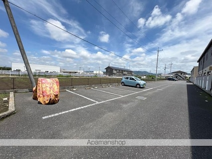 レオパレスアイⅡ[1K/23.61m2]の駐車場2