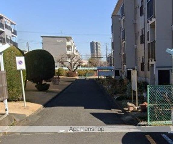 相武台団地2605号棟の玄関写真