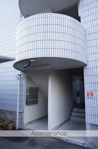 コモドハウスの玄関写真