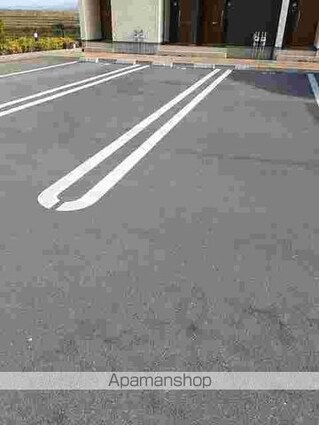 香川県丸亀市柞原町[1LDK/41.91m2]の駐車場2