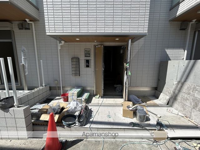 クラシスト淡路公園の玄関写真