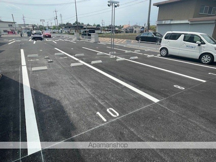 滋賀県近江八幡市長光寺町[1LDK/40.6m2]の駐車場
