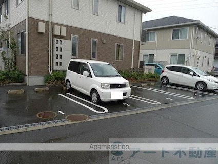 ｍｉｆｌａｔ　Ｓ[2LDK/57.63m2]の駐車場
