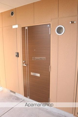 グランコスモBの玄関写真