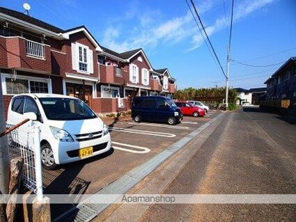 ピュアハウスⅡ[2LDK/51.79m2]の駐車場3