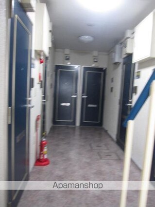 拾壱番館[1K/18m2]のロビー3