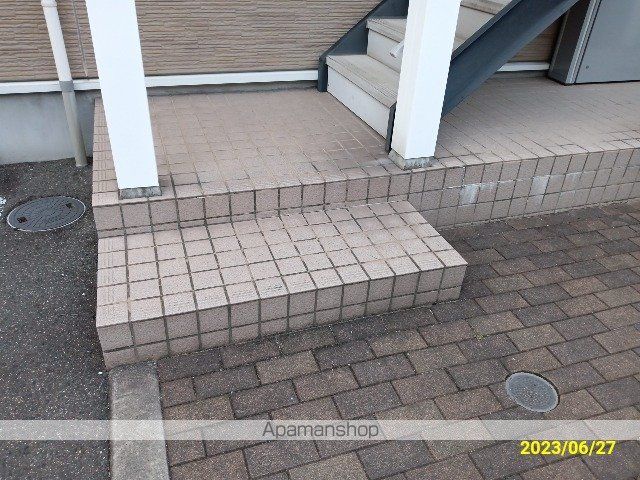 レオパレスパゴダの玄関写真