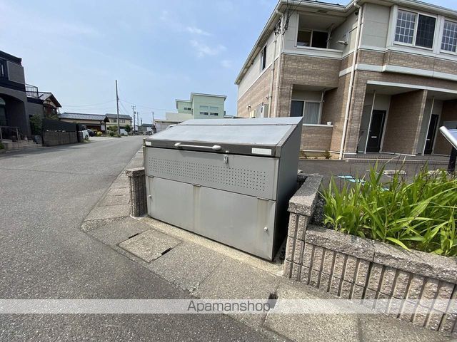 ハピラインふくい 丸岡駅 バス乗車時間：20分 最寄りバス停で下車 徒歩3分 2階建 築19年の内装写真