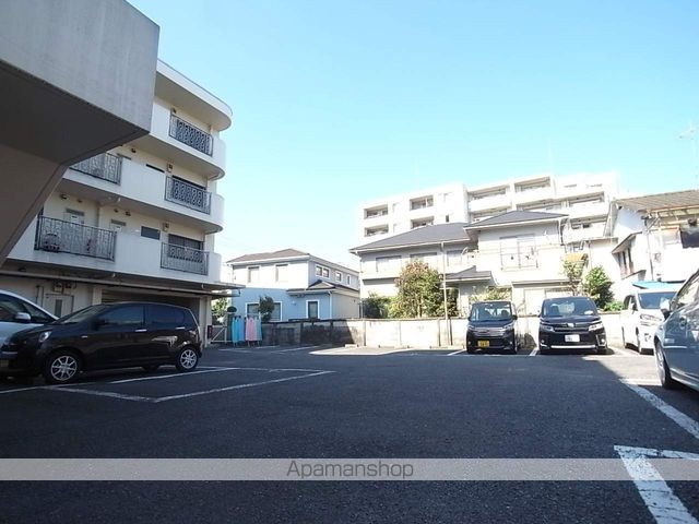 モナーク西八王子[2LDK/58.32m2]の駐車場