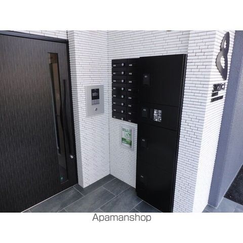 8 3W2 HACHI SANWESTNYの内装写真