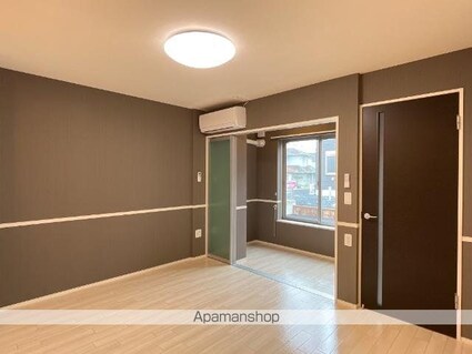 レイクヒルＢ棟（Ｌａｋｅ　Ｈｉｌｌ　Ｂ）[1LDK/43.24m2]のリビング・居間2