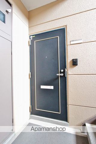 グランディール矢三Bの玄関写真