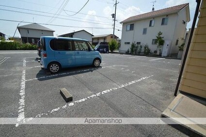 フォブールセラフィーⅢ[2LDK/52.17m2]の駐車場2