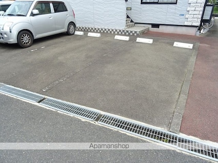 ホープハイツ[1K/24.8m2]の駐車場