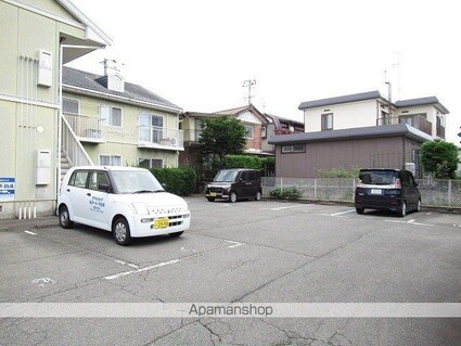グリーンヒルＢ（東緑ヶ丘）[1K/24.5m2]の駐車場