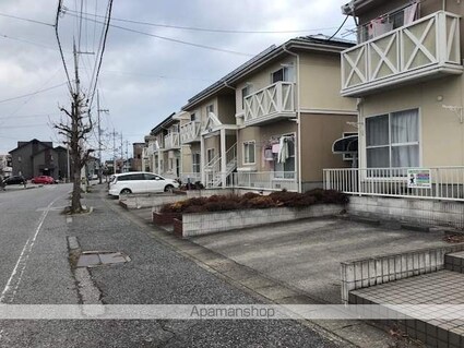 滋賀県彦根市中藪町[2LDK/50.78m2]の駐車場4