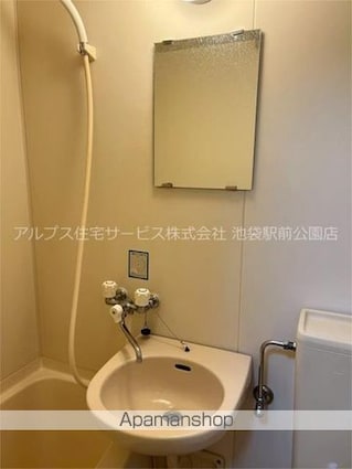 東京都北区志茂５丁目[1K/15.6m2]の洗面所